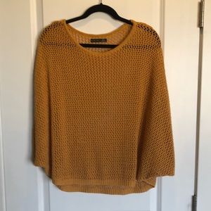 Cropped loose knit top